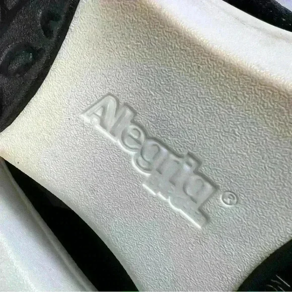 Lightly used  TRAQ BY ALEGRIA "QIN" WOMENS SMART WALKING SHOES BLACK - Picture 12 of 13